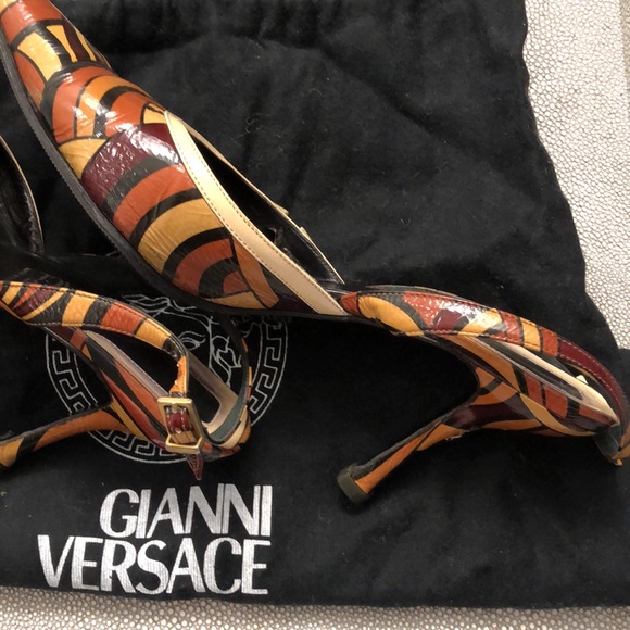 Vintage GIANNI VERSACE Slingback Heels Geometrical Sandal Size 35.5, 3” heel - Picture 6 of 8